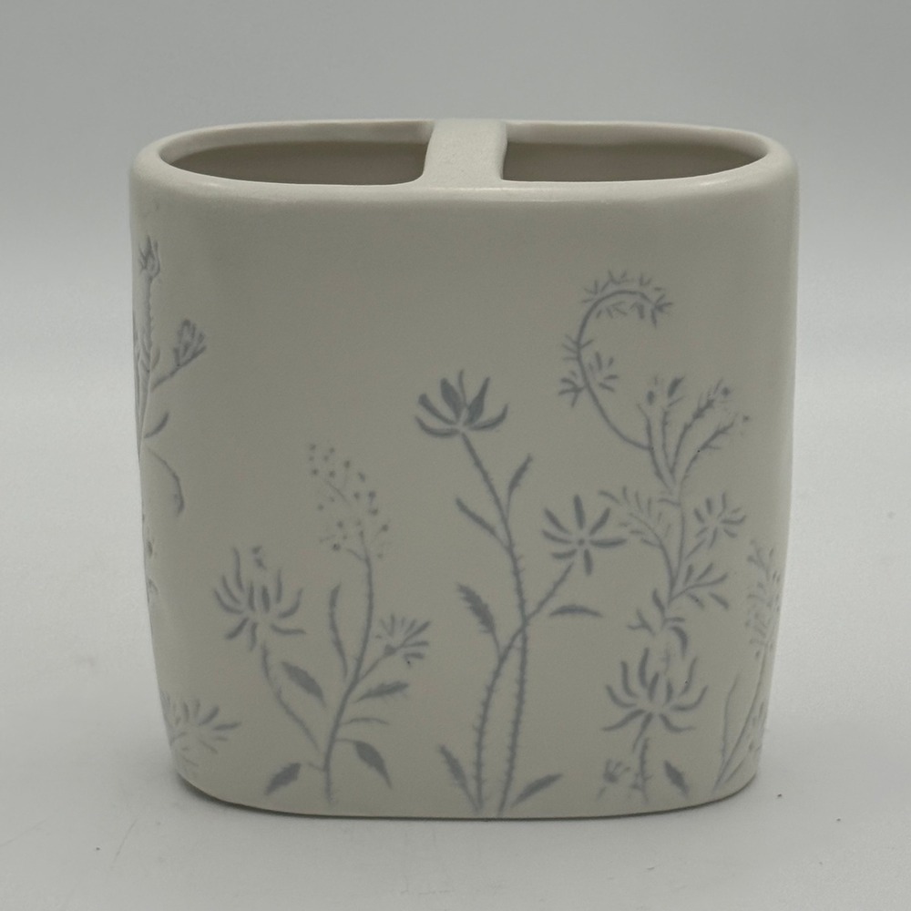 Bee & Willow Home Grey Gardens Ceramic Toothbrush Holder Floral White Grey